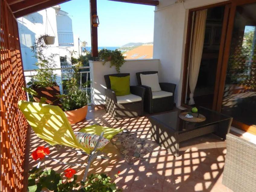 Nora'S Apartment Hvar Town Luaran gambar